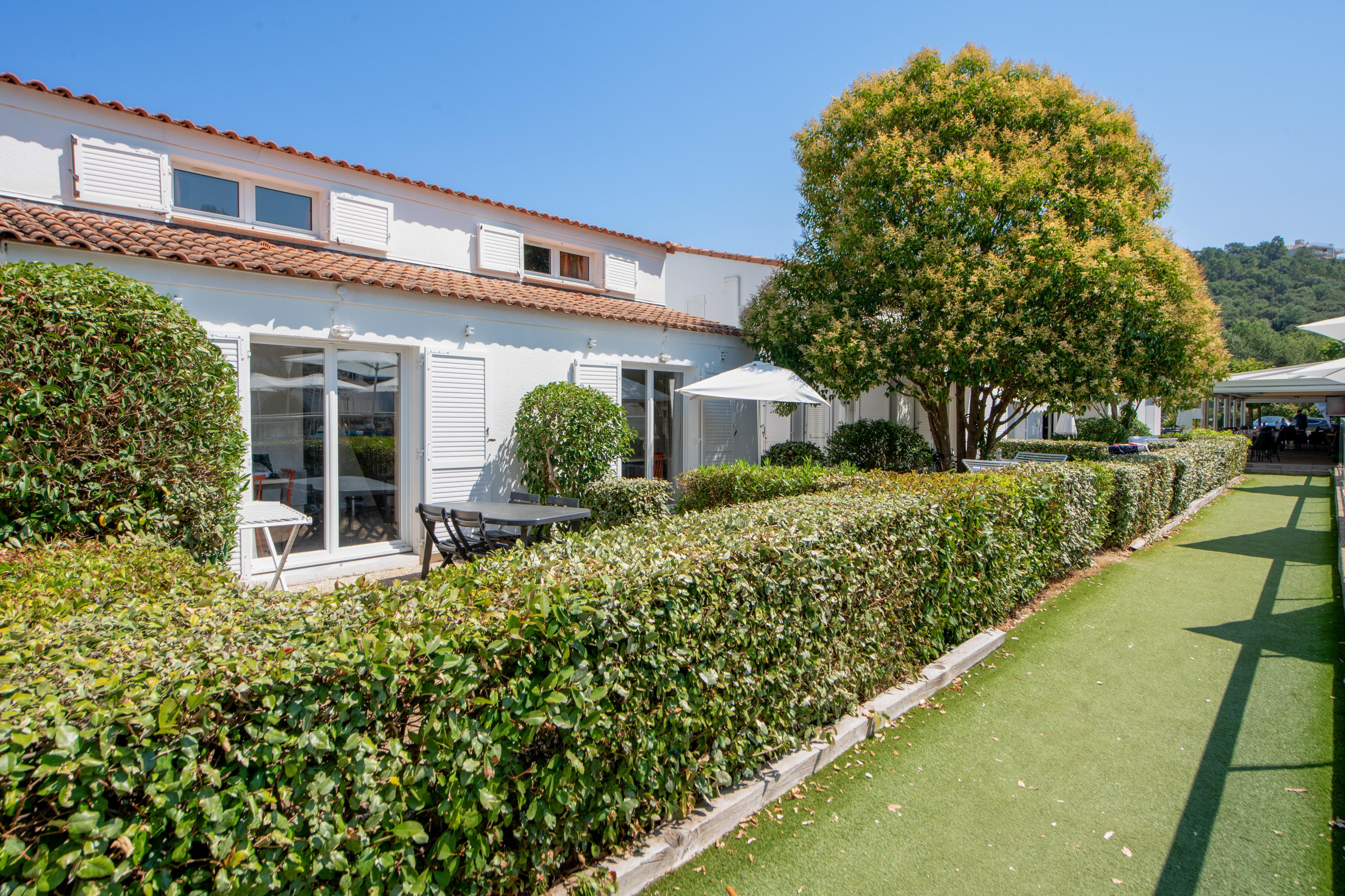 Comfort Aparthotel Mandelieu La Napoule Village Εξωτερικό φωτογραφία