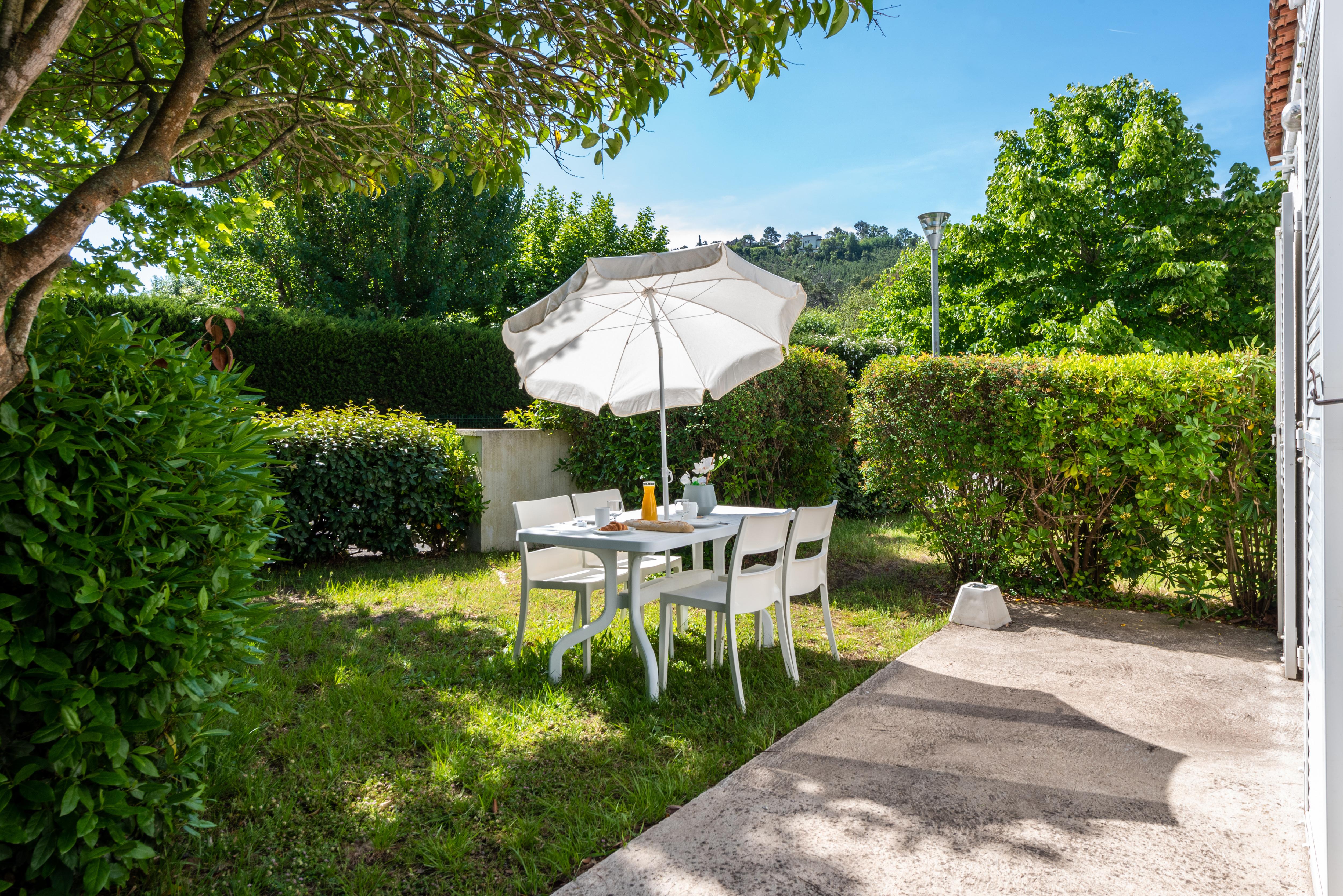 Comfort Aparthotel Mandelieu La Napoule Village Εξωτερικό φωτογραφία