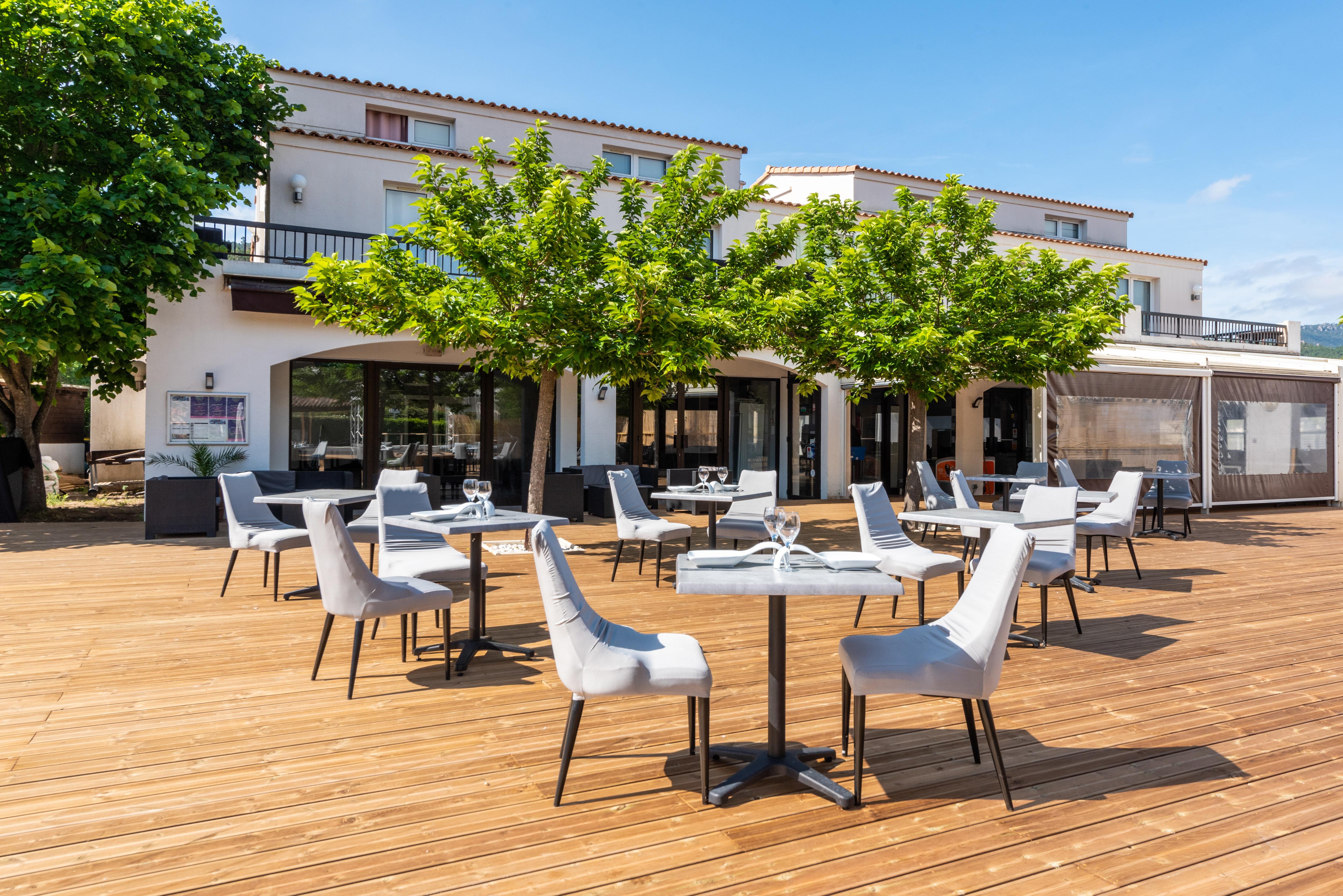 Comfort Aparthotel Mandelieu La Napoule Village Εξωτερικό φωτογραφία