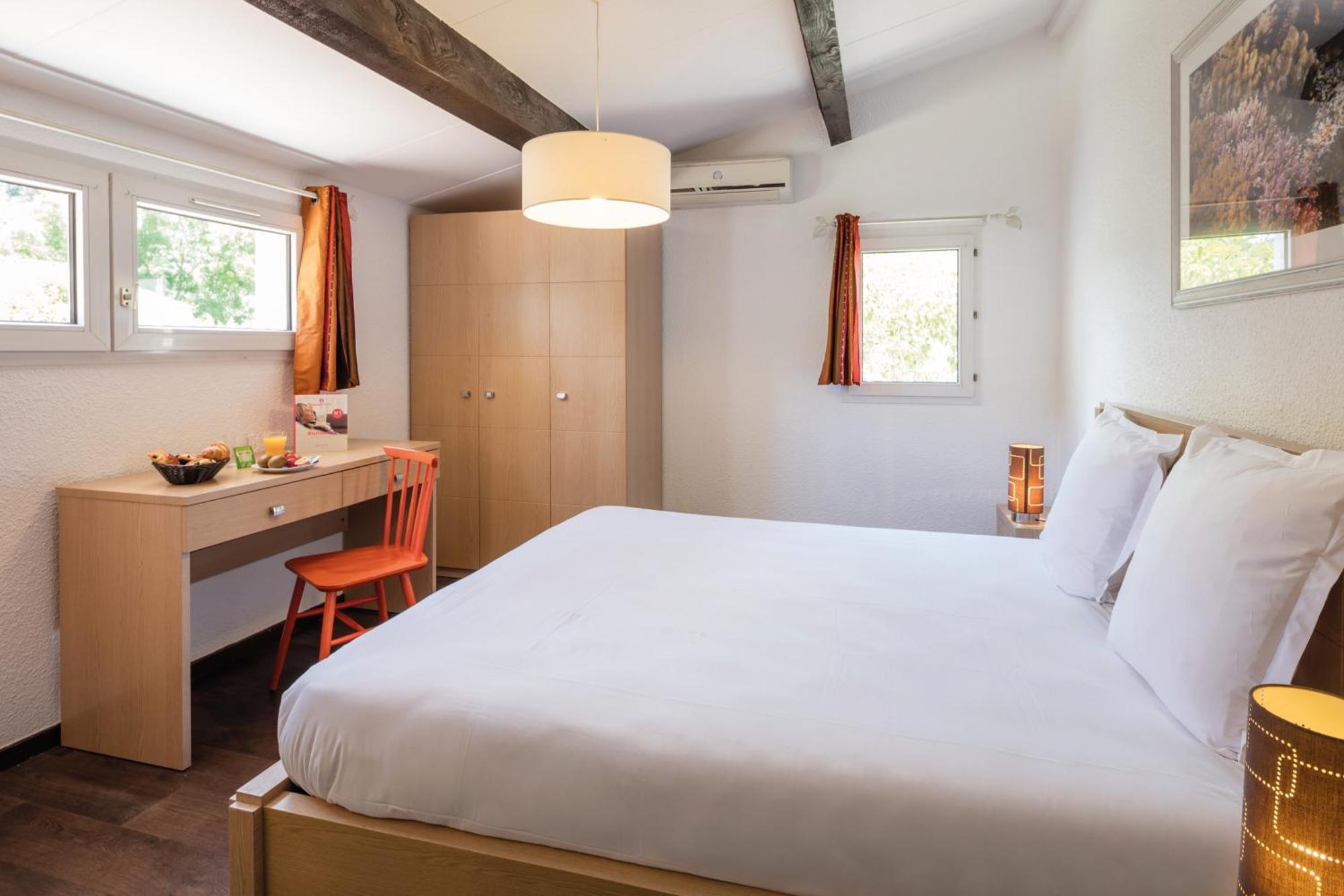 Comfort Aparthotel Mandelieu La Napoule Village Εξωτερικό φωτογραφία