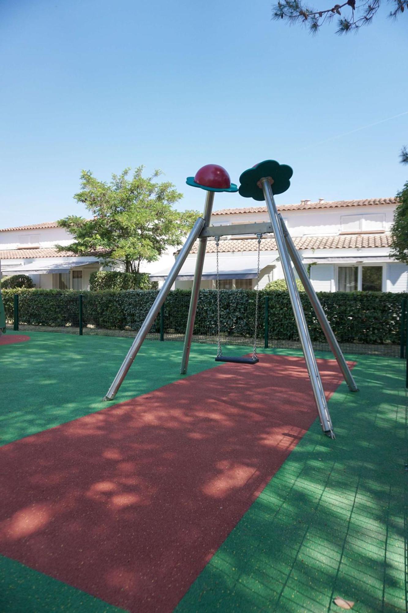 Comfort Aparthotel Mandelieu La Napoule Village Εξωτερικό φωτογραφία