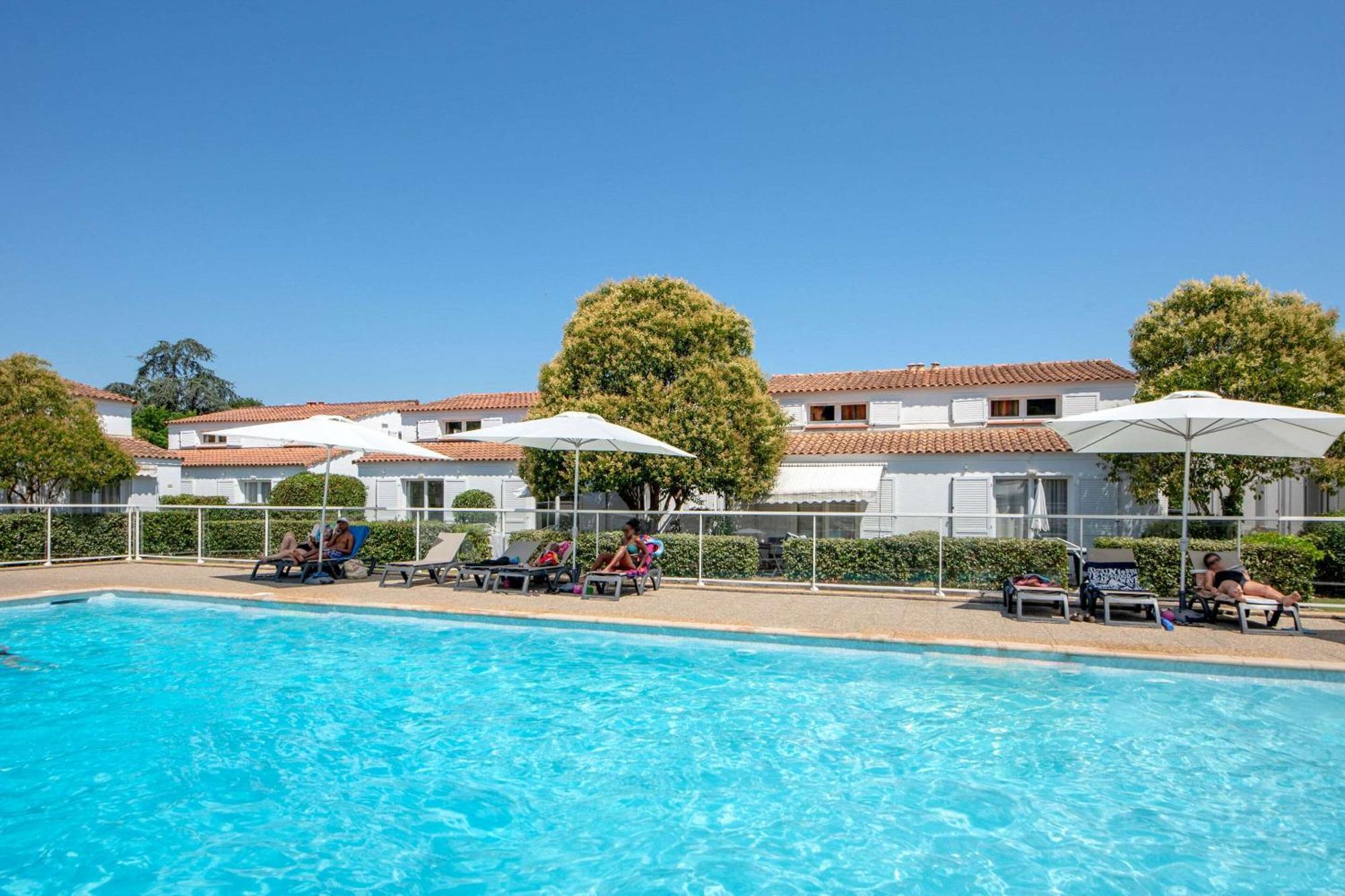 Comfort Aparthotel Mandelieu La Napoule Village Εξωτερικό φωτογραφία