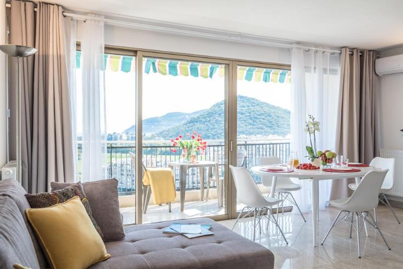 Comfort Aparthotel Mandelieu La Napoule Village Εξωτερικό φωτογραφία